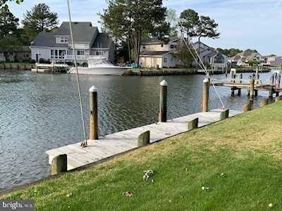 7 Moonshell Dr Ocean Pines, MD 21811