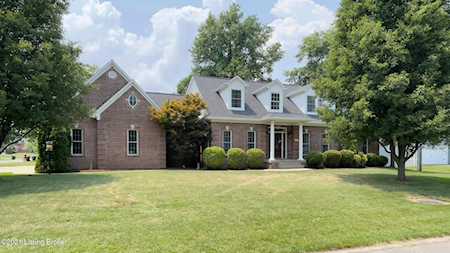 914 Iola Rd Louisville, KY 40207