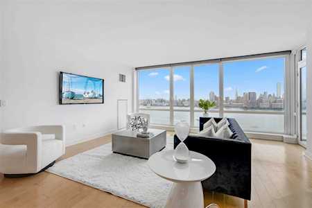 2 2nd St #2303 Jersey City, NJ 07302