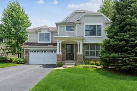 2745 Summit Dr Glenview, IL 60025
