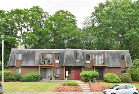 56 Robert Ct #E Manchester, NH 03103