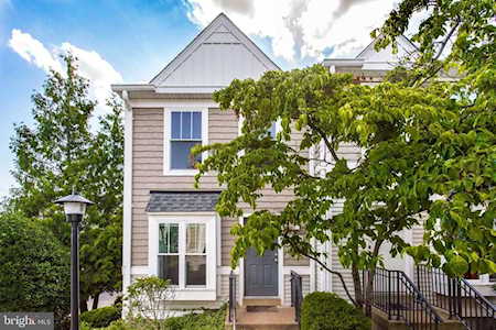 3831 9th Rd Arlington, VA 22204