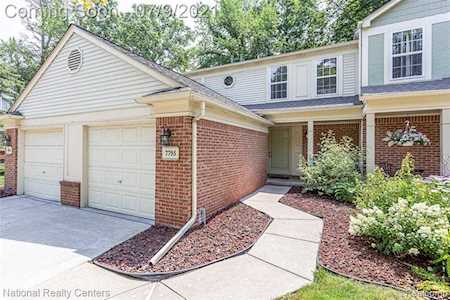 7795 Rivergate Dr Westland, MI 48185