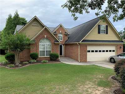 1031 Fairmont Park Dr Dacula, GA 30019