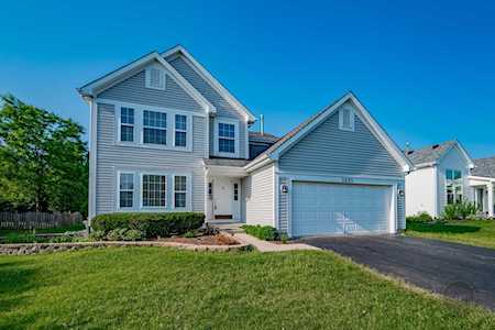 3221 Hopewell Dr Aurora, IL 60502