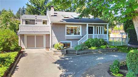 2829 W Lake Sammamish Parkway SE Bellevue, WA 98008
