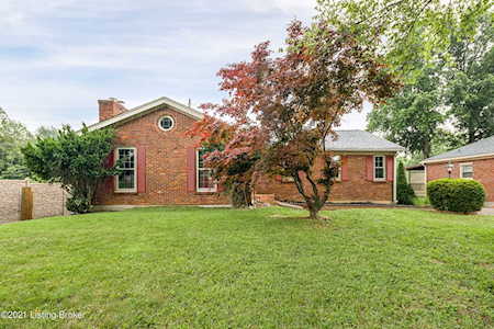 9900 Springbark Dr Louisville, KY 40241