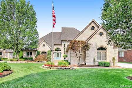 52583 Wickersham Dr Shelby Twp, MI 48315