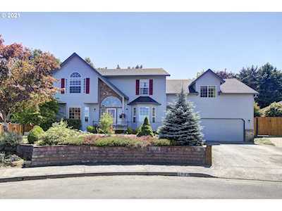 1742 NW 30th Cir Camas, WA 98607