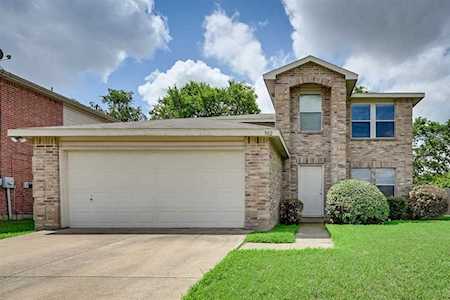 902 White Dove Drive Arlington, TX 76017