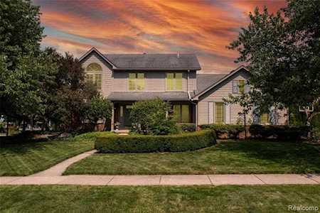 980 Whitegate Dr Northville, MI 48167