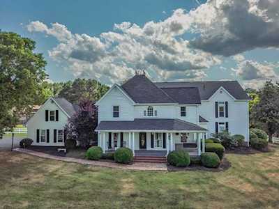 560 Cumberland Hills Dr Hendersonville, TN 37075