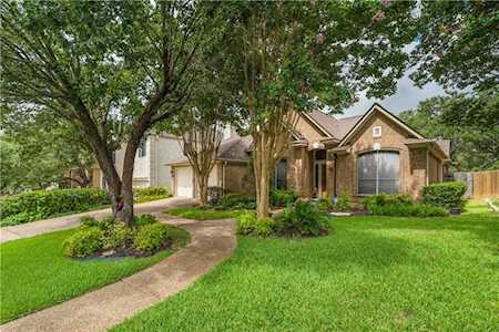 11215 Appletree LN Austin, TX 78726