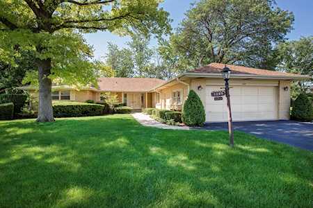 1209 Canterbury Ln Glenview, IL 60025