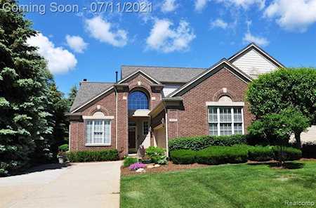 5045 Belmonte Dr Oakland Twp, MI 48306