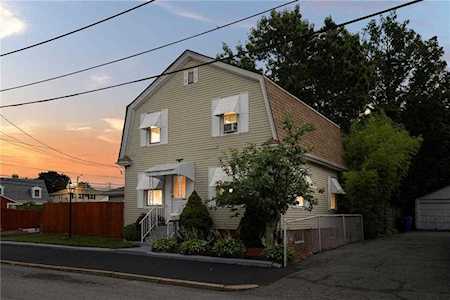 12 Rowe Ave Pawtucket, RI 02861
