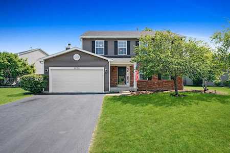 2630 Providence Ln Lindenhurst, IL 60046