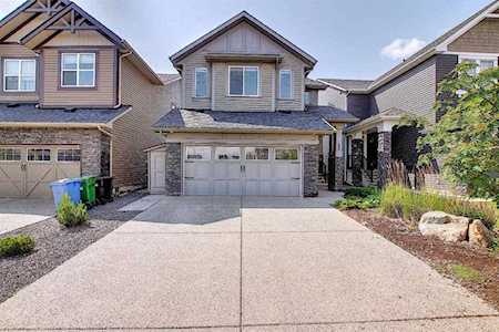 33 Cougar Ridge Close SW Calgary, AB T3H 0V4