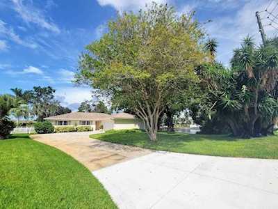 5180 Venetian Blvd NE St. Petersburg, FL 33703