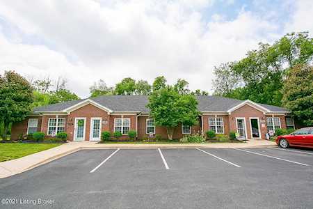 9306 Pine Lake Dr #102 Louisville, KY 40220