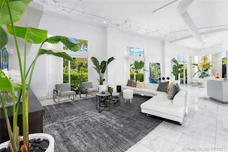 2001 Meridian Ave #101 Miami Beach, FL 33139