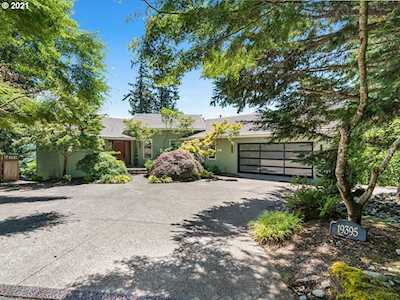 19395 Hill Top Rd Lake Oswego, OR 97034