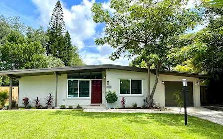 3804 16th Ave W Bradenton, FL 34205