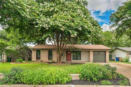6700 Isabelle DR Austin, TX 78752