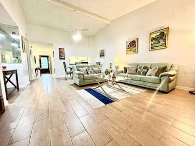 4 Escondido CIRCLE #33 Altamonte Springs, FL 32701