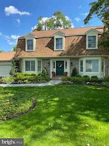 7404 Royal Dominion Dr Bethesda, MD 20817