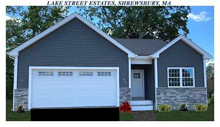 4 Country Club Blvd #4 Dudley, MA 01571