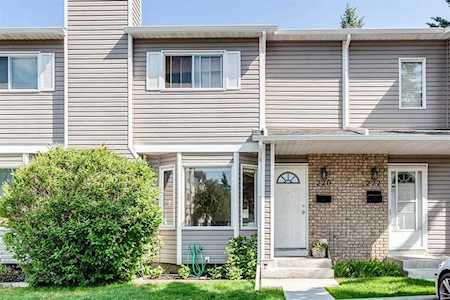 220 Cedarwood Park SW Calgary, AB T2W 5T6