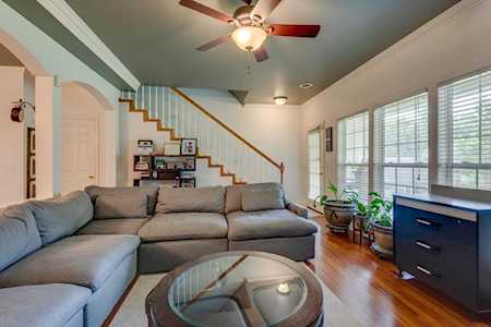 402 Village Cir Dickson, TN 37055