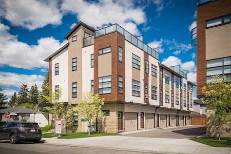 3406 15 St SW Calgary, AB T2T 1Y4