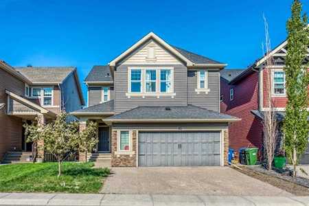 85 Cougar Ridge Close SW Calgary, AB T3H 0V4