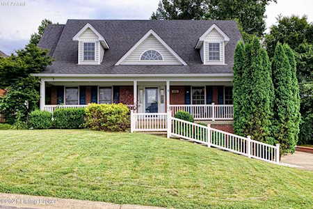 9402 Amber Ridge Ct Louisville, KY 40272