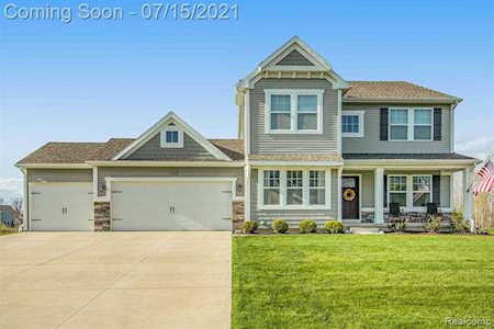 339 Shinnecock Dr Brighton Twp, MI 48114