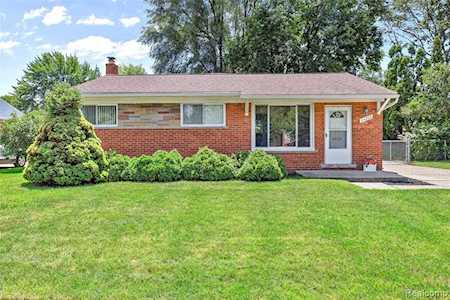 34209 Shawnee St Westland, MI 48185