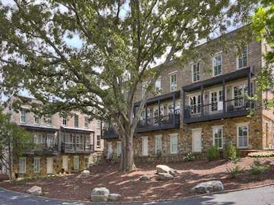 320 Green Oak Dr Roswell, GA 30075
