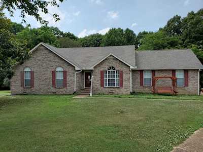 206 Arrowood Dr Cottontown, TN 37048