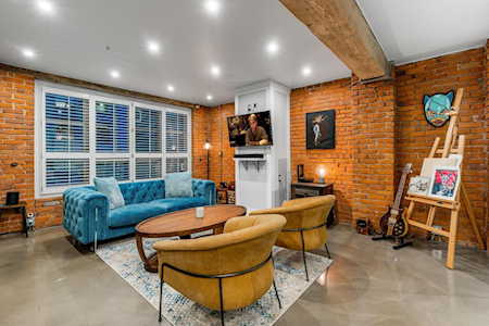 1066 Hamilton Street #304 Vancouver, BC V6B 2R9