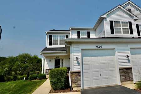 924 Genesee Dr Naperville, IL 60563