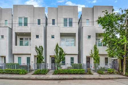 108 Pierce St Houston, TX 77002