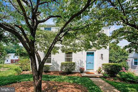 944 Lebanon St N Arlington, VA 22205