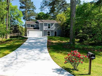 15 Rhodes Dr Marietta, GA 30068