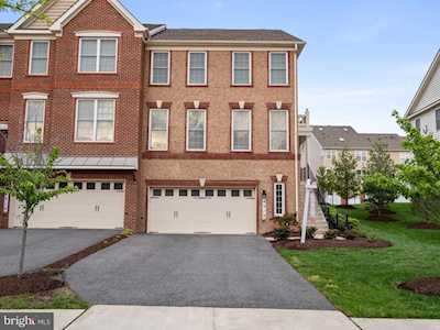 4512 Thoroughbred Dr Upper Marlboro, MD 20772
