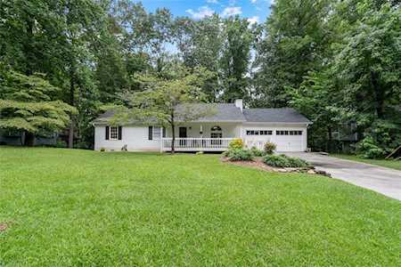 560 Waterway Trl Powder Springs, GA 30127