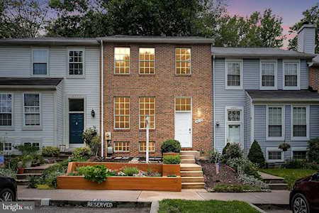 8839 Stonebrook Ln Columbia, MD 21046