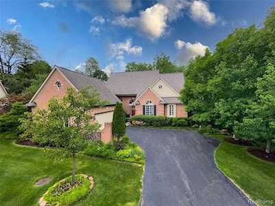 35680 Bradford Ct #7 Farmington Hills, MI 48331