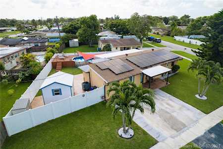 904 E River Dr Margate, FL 33063